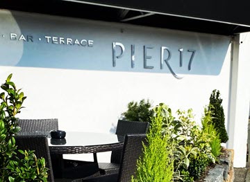 Image of Pier 17 restaurant exterior