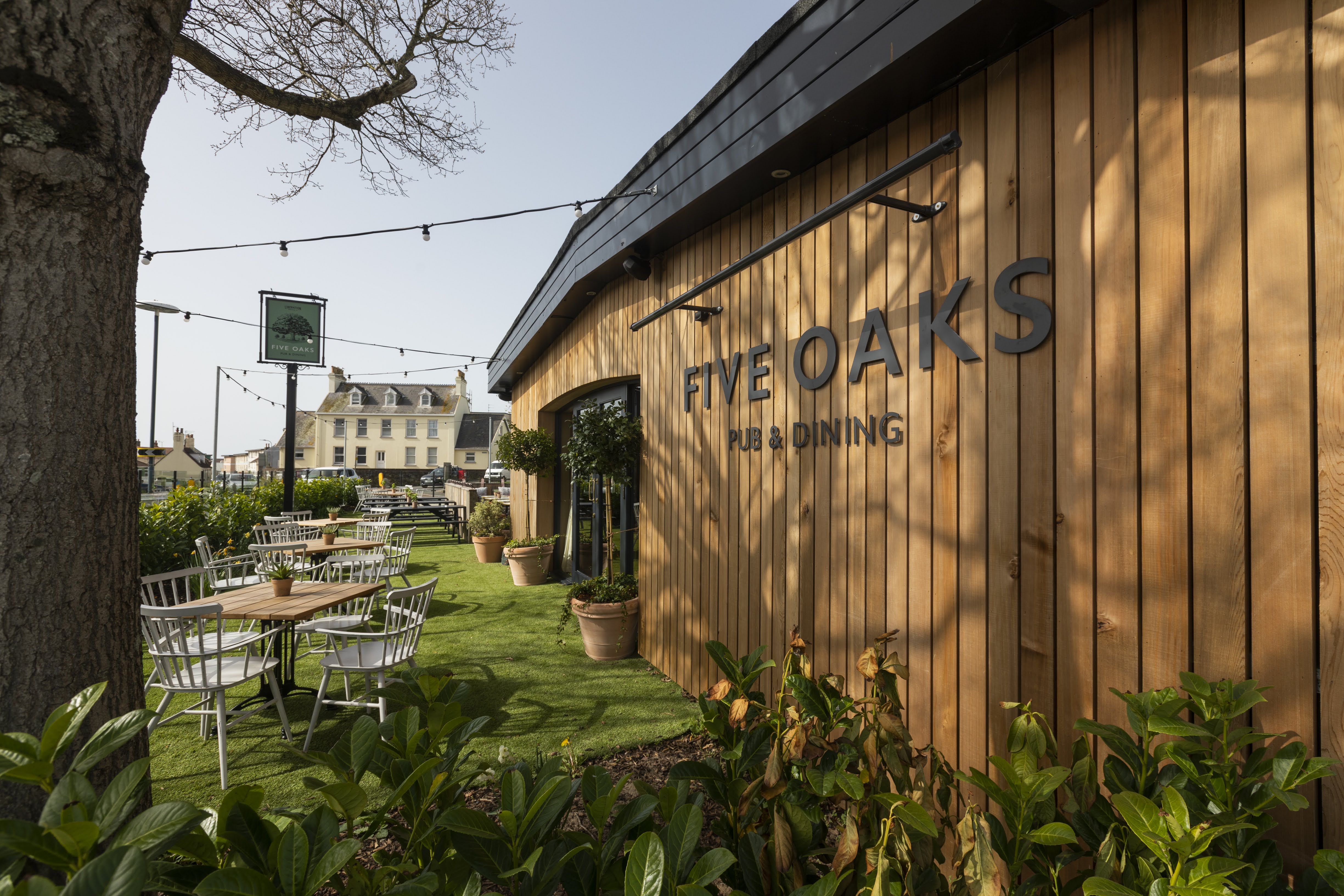 The Five Oaks Pub & Dining